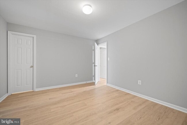 Building Photo - 103 Holmes St