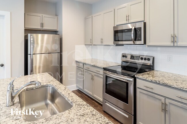 Building Photo - 1376 Woodridge Pl