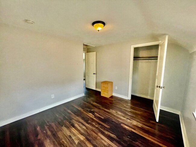 Building Photo - 5705 Hilltop Ave