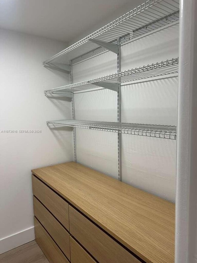 Building Photo - 210 Seaview Dr