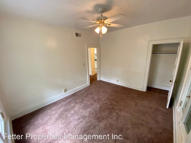 Building Photo - 410 SE 2nd St