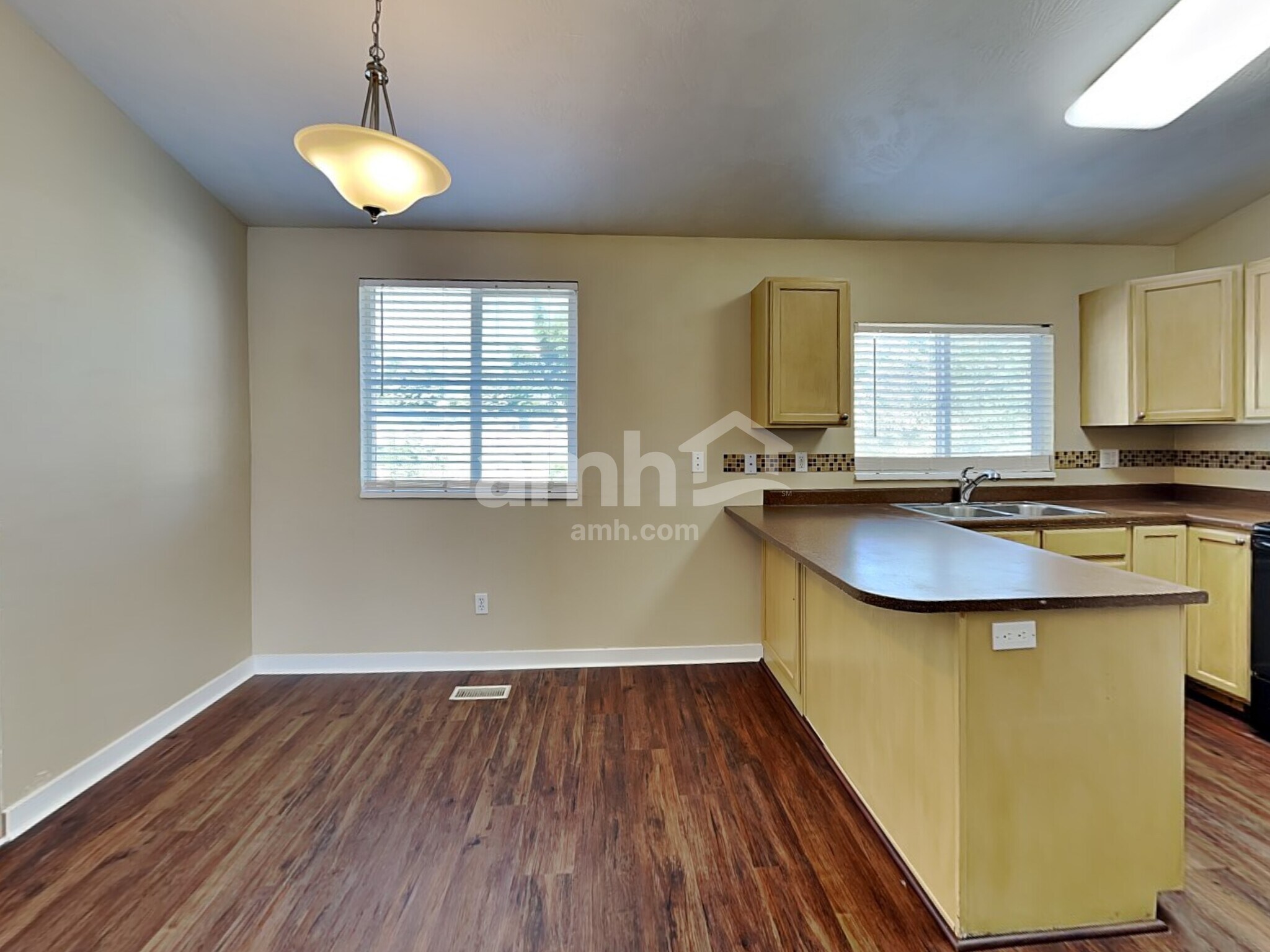 Building Photo - 6334 S Clover Creek Ln