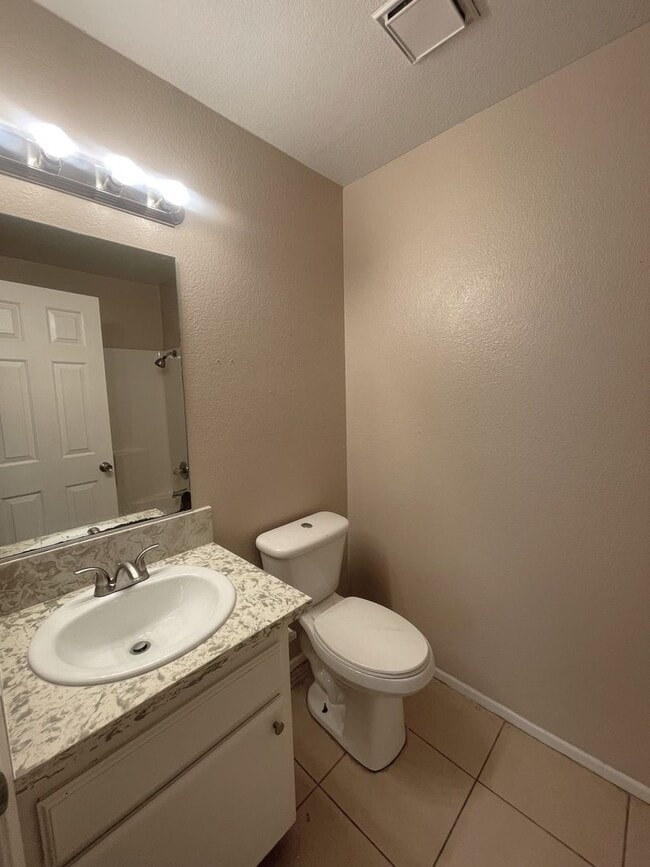 Building Photo - 8925 Satinwood Ave