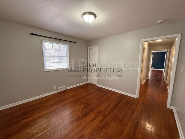 Building Photo - 513 James Dr