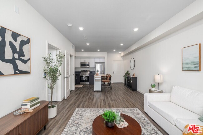 Building Photo - 3567 Chesapeake Ave