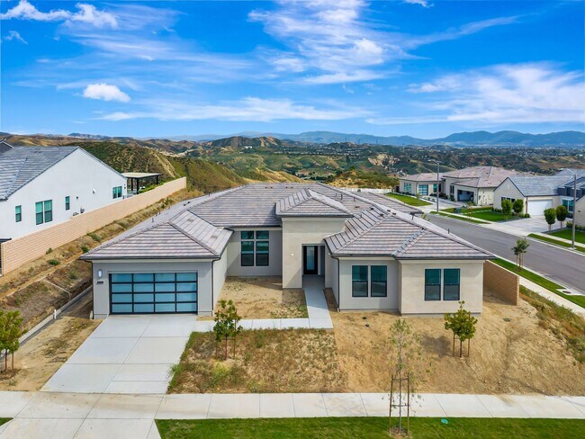 Building Photo - 30000 N Camino los Robles