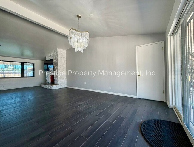 Building Photo - 3407 East 5th Street