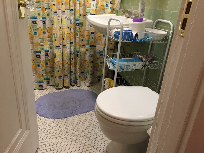 Building Photo - 1982 Commonwealth Ave