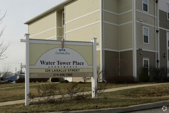 Building Photo - Water Tower Place