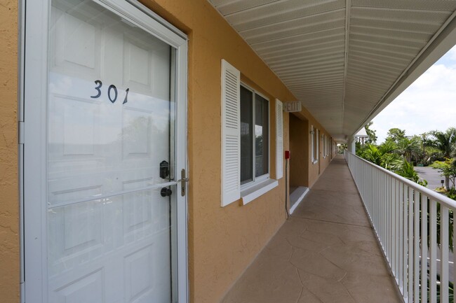 Building Photo - **ANNUAL OR SEASONAL RENTAL**