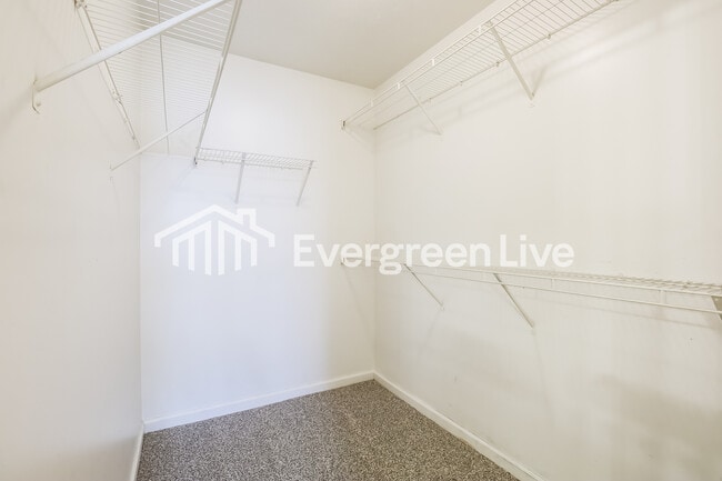 Building Photo - 2017 Lisa Walk Dr