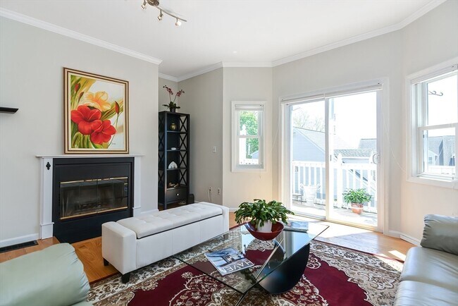 Building Photo - 109 Salem St