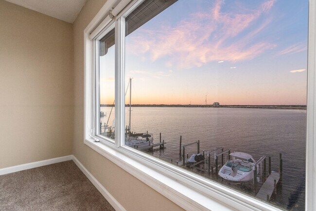 Building Photo - 202 Snug Harbour Dr