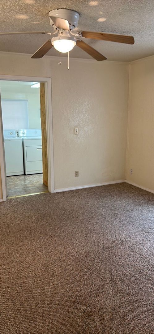 Building Photo - 1216 W James Ave