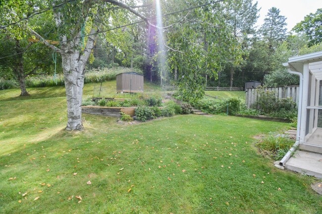 Building Photo - 3 Bed 1.5 Bath Home near Valleyhigh Dr For...