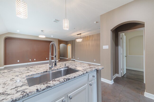 Building Photo - 18123 Almond Place Lane