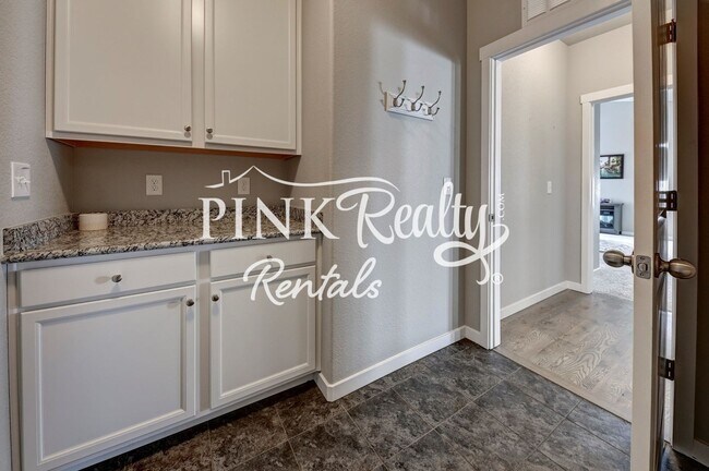 Building Photo - 1407 Grand Overlook St