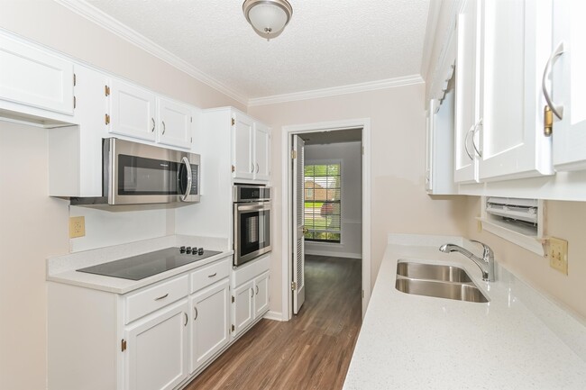 Building Photo - 6338 Northampton Dr