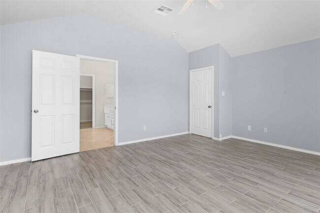 Building Photo - 11047 Pierce Valley Dr