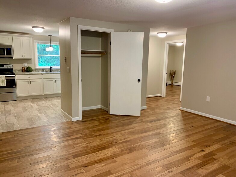 Building Photo - 62 Cisar Rd