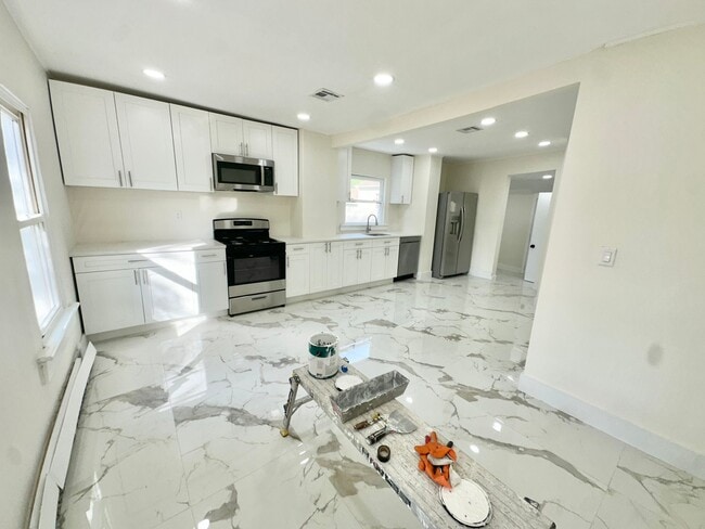 Building Photo - 155 Leesville Rd