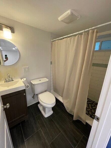 Building Photo - 22 Augustus Rd