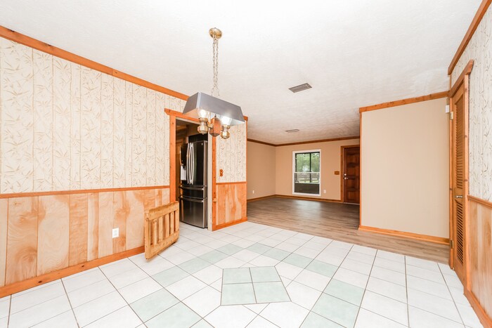 Building Photo - 14151 Grover Rd