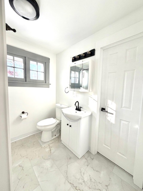 Building Photo - 522 Duplex