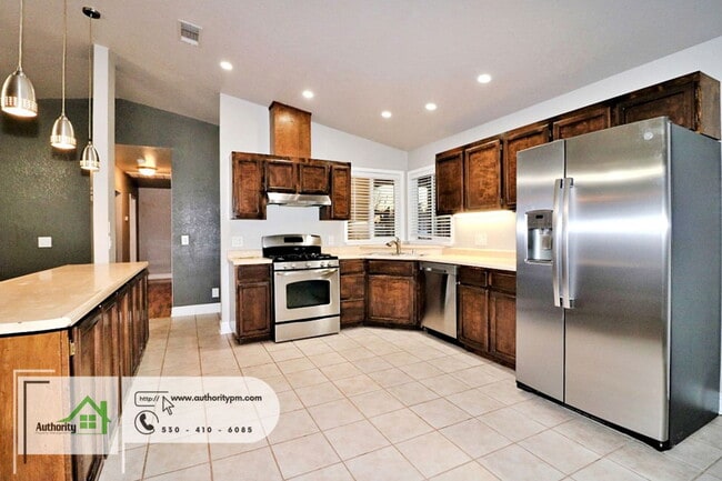 Building Photo - 1947 Mary Lake Dr