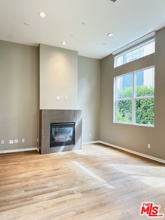 Building Photo - 6581 S Seabluff Dr