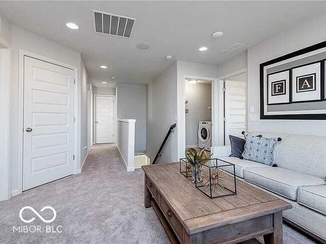 Building Photo - 4894 Oak Hl Dr