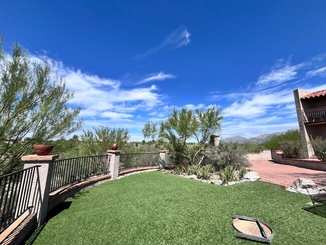 Building Photo - Catalina Foothills- 3 bedroom/ 3 bathroom ...