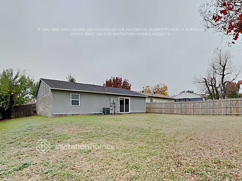 Building Photo - 4225 Pepperbush Dr