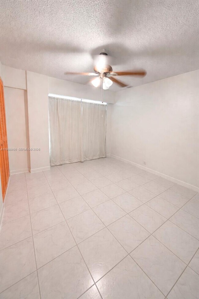 Building Photo - 16508 NE 26th Ave