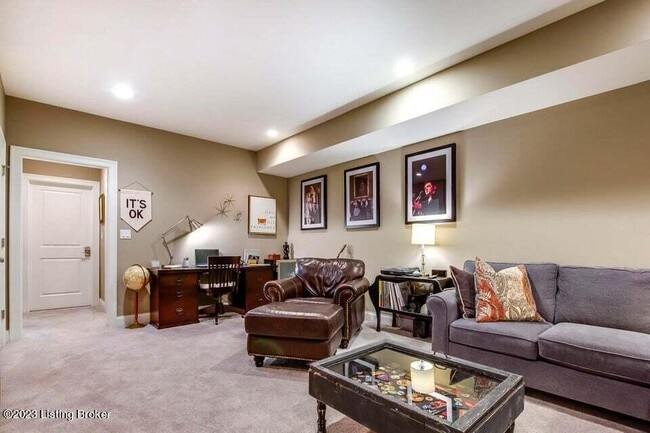 Building Photo - 6121 Mistflower Cir