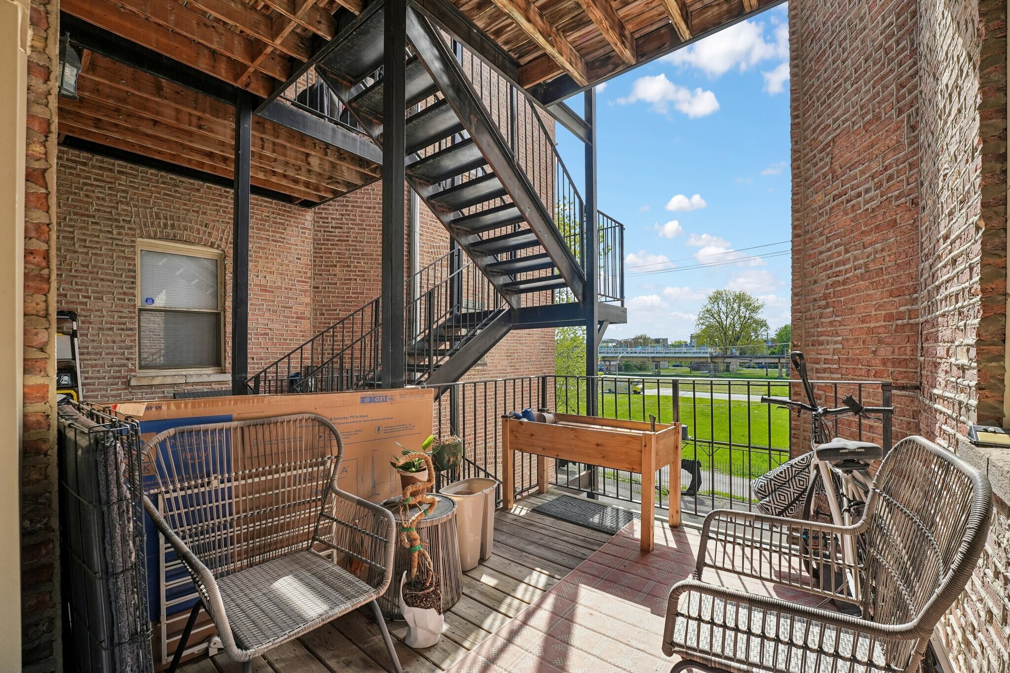 Building Photo - 5014 S King Dr