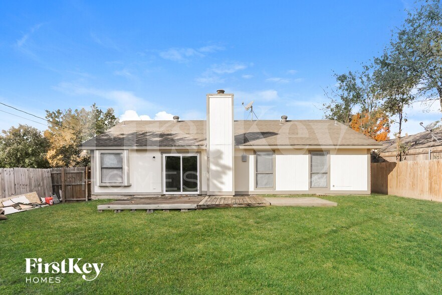 Building Photo - 6505 Pilgrim Ln