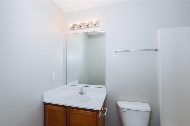 Building Photo - 632 Shadow Lake Dr