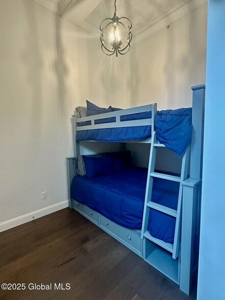 Building Photo - 77 Van Dam St