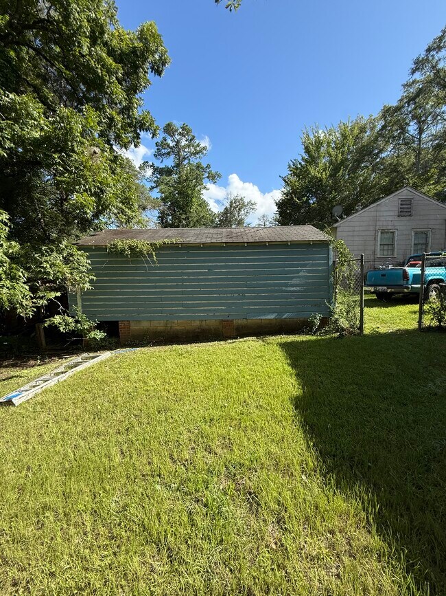 Building Photo - 2962 Greenwood Ave