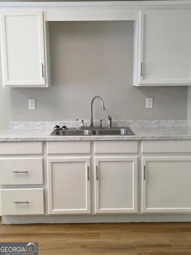 Building Photo - 2257 Roseberry Ln