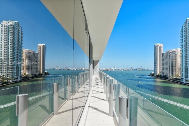 Building Photo - 300 Biscayne Blvd Way