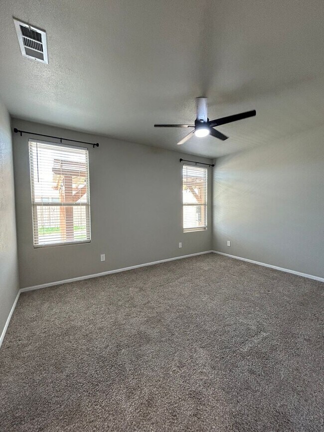 Building Photo - Beautiful Home in Desert Ridge For Lease