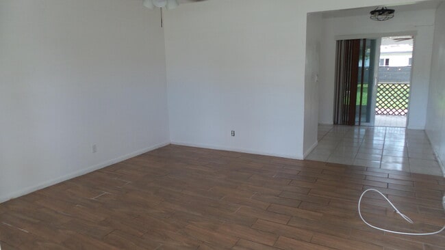 Building Photo - 9459 SW 51st Ct