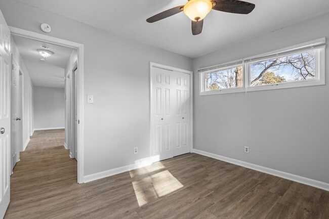 Building Photo - Beautiful 3BR Home in SE Raleigh - Fully Renovated + HUGE Fenced in Yard!