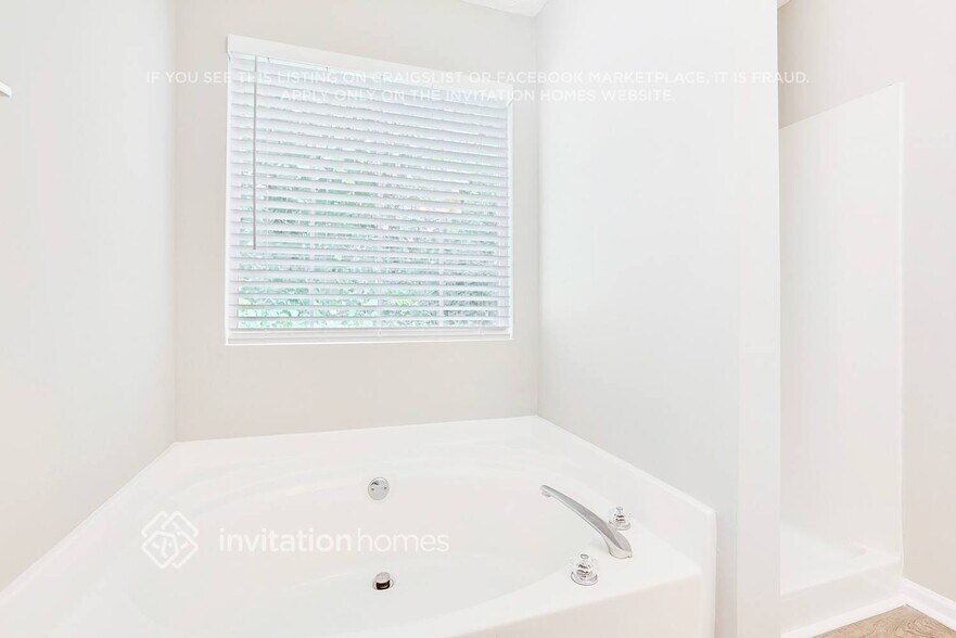 Building Photo - 2186 Ramblewood Cir