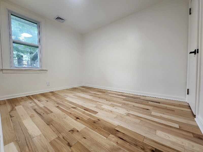 Building Photo - 4 Bromley Ave