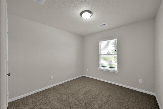 Building Photo - 1115 Littleton Ct