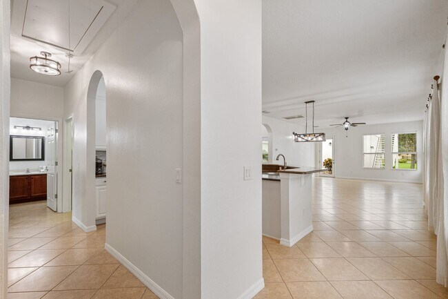 Building Photo - 6451 New Independence Pkwy