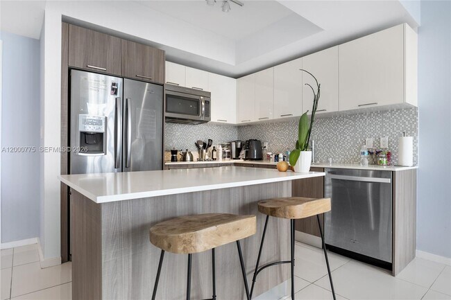 Building Photo - 5252 NW 85th Ave